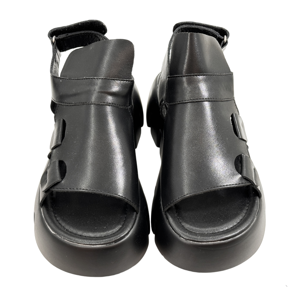 極簡風格鏤空小牛皮厚底涼鞋
